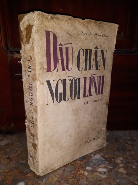 Review sách "Dấu Chân Người Lính" của Nguyễn Minh Châu